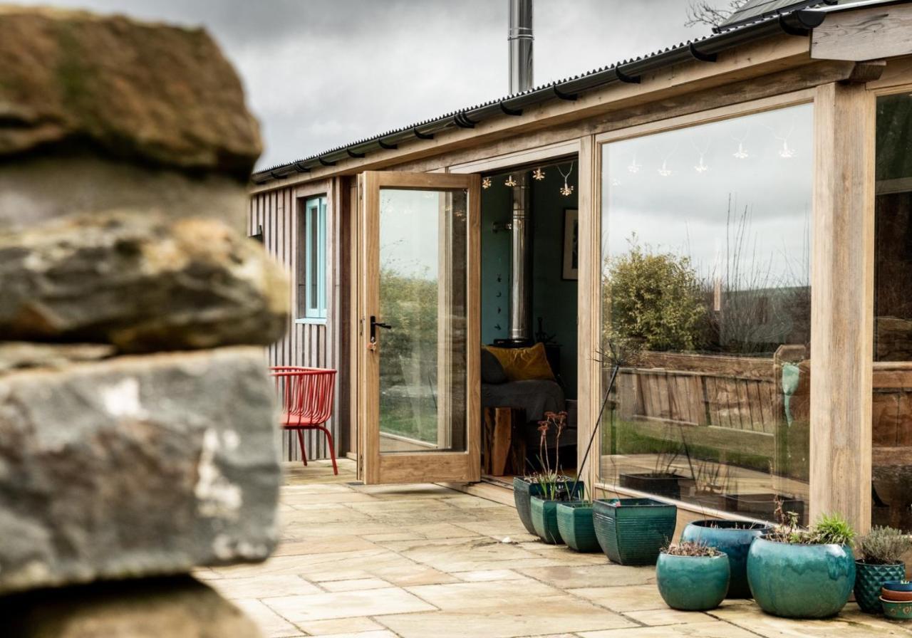 Penrhiw - A Country Cottage With Mountain Views Newport  Bagian luar foto